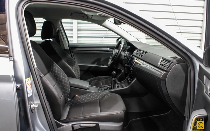 Skoda Superb cena 48888 przebieg: 293000, rok produkcji 2018 z Prochowice małe 379